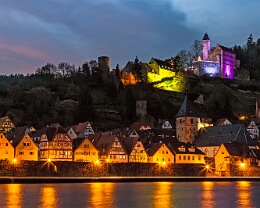 Hirschhorn Schlossbeleuchtung Erhältlich in folgenden Ausführungen und Größen: Passepartout 40x30 cm, weiss, (Sichtmaß 29x19 cm) Motiv auf Fotopapier 260g glossy FineArt Print auf Fotopapier...