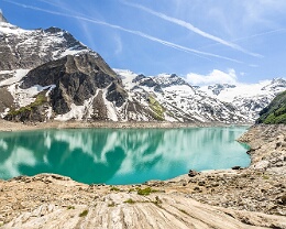 between rocks - Österreich Erhältlich in folgenden Ausführungen: Passepartout-Bilder: FineArt Prints auf Fotopapier 260g glossy, im Passepartout weiss. Plakate: FineArt Prints auf...