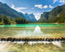 Smaragd See - Südtirol Erhältlich in folgenden Ausführungen: Passepartout-Bilder: FineArt Prints auf Fotopapier 260g glossy, im Passepartout weiss. Plakate: FineArt Prints auf...