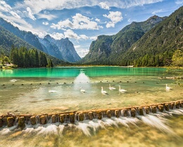Smaragdsee II - Südtirol Erhältlich in folgenden Ausführungen: Passepartout-Bilder: FineArt Prints auf Fotopapier 260g glossy, im Passepartout weiss. Plakate: FineArt Prints auf...
