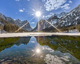 sun star reflection - Südtirol Erhältlich in folgenden Ausführungen: Passepartout-Bilder: FineArt Prints auf Fotopapier 260g glossy, im Passepartout weiss. Plakate: FineArt Prints auf...
