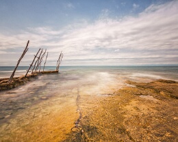 Old Landing Stage - Istrien Erhältlich in folgenden Ausführungen: Passepartout-Bilder: FineArt Prints auf Fotopapier 260g glossy, im Passepartout weiss. Plakate: FineArt Prints auf...