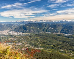 Alpenstadt - Bozen Erhältlich in folgenden Ausführungen: Passepartout-Bilder: FineArt Prints auf Fotopapier 260g glossy, im Passepartout weiss. Plakate: FineArt Prints auf...